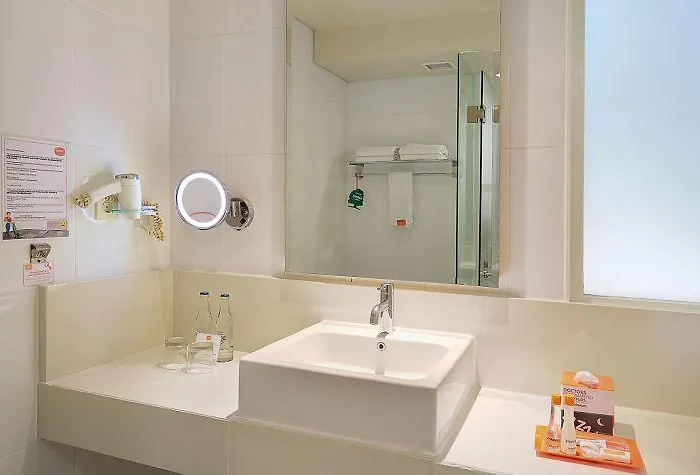 Hotel Harris Tuban Bali Kuta Lombok